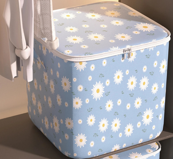Large-capacity storage bag for quilts, clothes, and pillows, featuring a zipper lid, extra-large full-opening design, and durable eco-friendly fabric.
